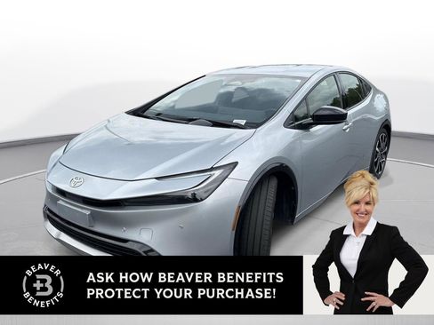 Used 2025 Toyota Prius Plug-In Hybrid FWD image 1