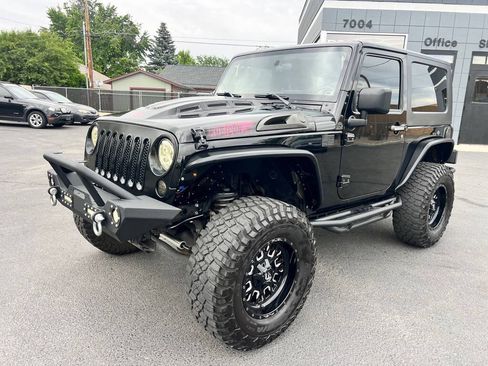 Used 2007 Jeep Wrangler Rubicon w/ Dual Top Group AWD/4WD image 3