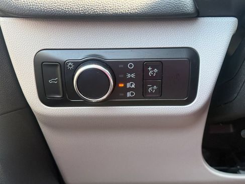 Used 2023 Ford Escape Active w/ Tech Pack #2 AWD/4WD image 19