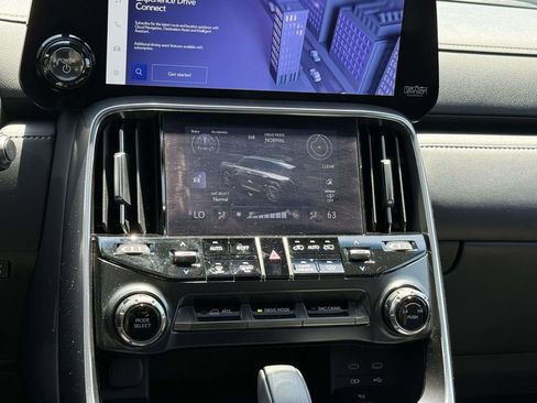 Used 2025 Lexus LX 700h Overtrail w/ Accessory Package (Z1) AWD/4WD image 18