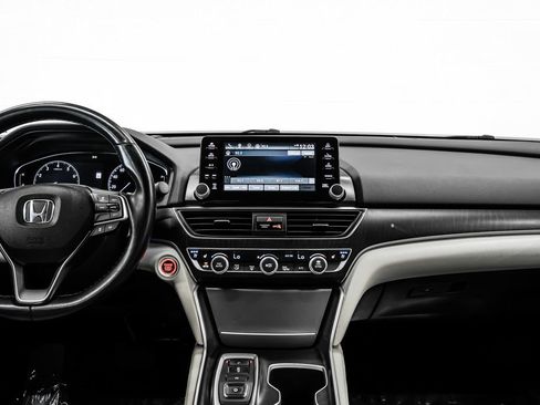 Used 2018 Honda Accord Touring image 22