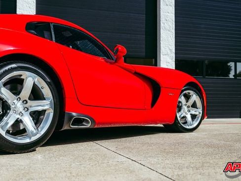 Used 2014 SRT Viper SRT-10 w/ Grand Touring Package RWD image 57