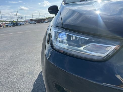 Used 2024 Chrysler Pacifica Touring-L w/ Uconnect Theater Family Group image 36