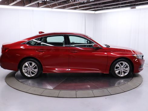 Used 2018 Honda Accord LX image 8