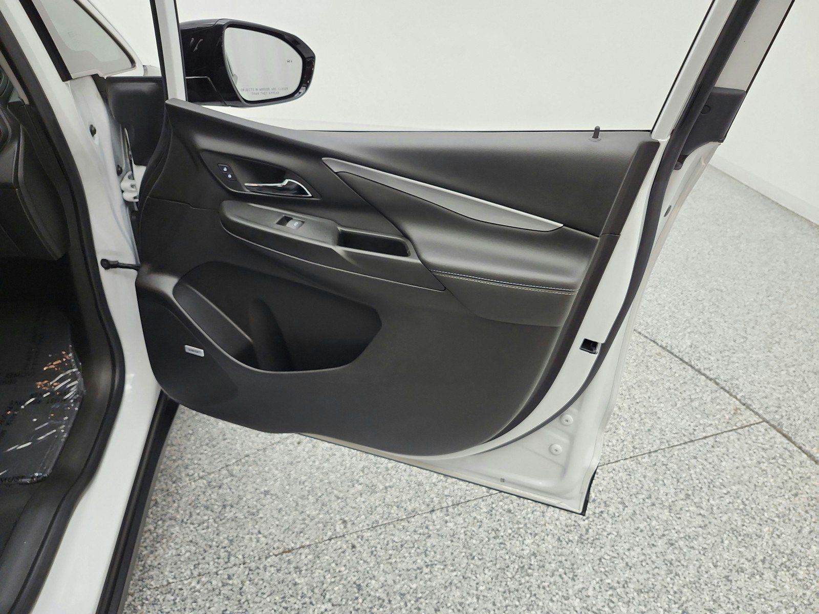 Used 2023 Chevrolet Bolt LT w/ Infotainment Package FWD image 20