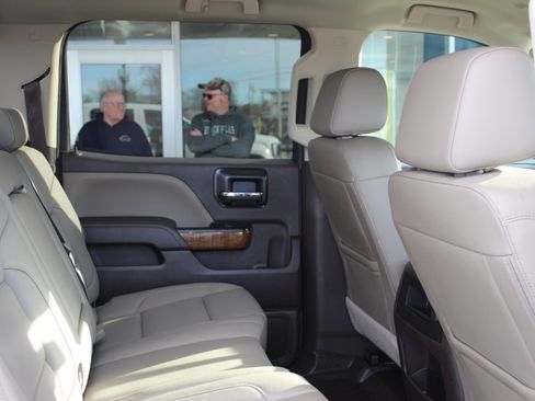 Used 2018 GMC Sierra 1500 SLT image 13