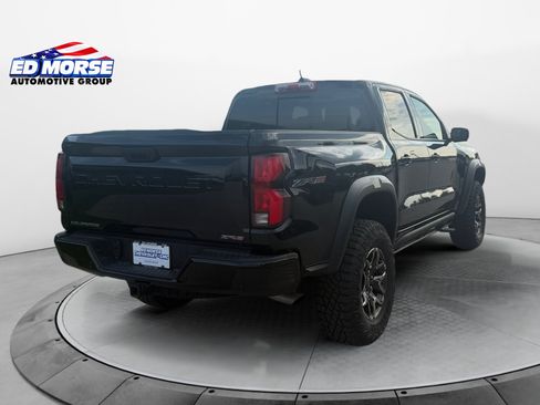Used 2026 Chevrolet Colorado ZR2 w/ Technology Package AWD/4WD image 5