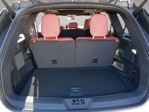 Used 2025 Lincoln Aviator Reserve w/ Illumination Package image 12