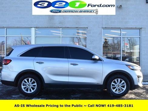 Used 2019 Kia Sorento LX image 3
