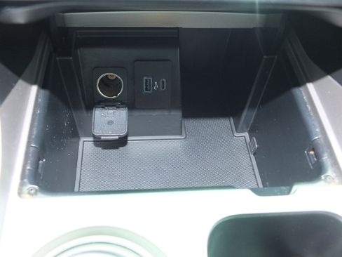 Used 2020 Ford Explorer XLT w/ Equipment Group 202A RWD image 26
