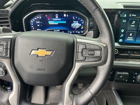 Used 2022 Chevrolet Silverado 1500 LTZ AWD/4WD image 19