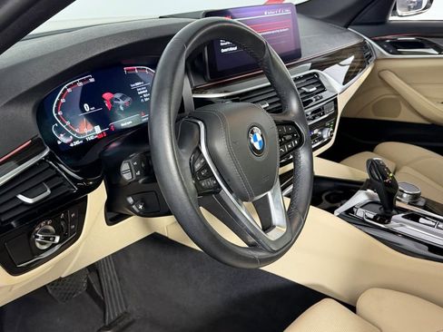 Used 2023 BMW 530i w/ Convenience Package image 20