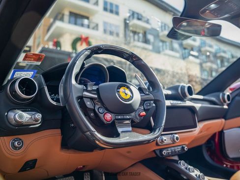 Used 2019 Ferrari Portofino image 42