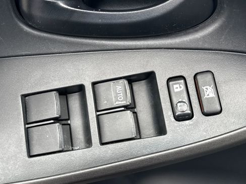 Used 2012 Toyota RAV4 4WD w/ Upgrade Value Pkg image 16