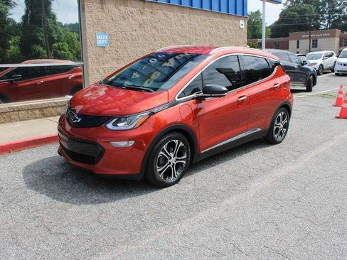 Used 2020 Chevrolet Bolt Premier w/ Infotainment Package FWD image 3