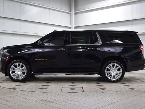 Used 2023 Chevrolet Suburban High Country AWD/4WD image 4