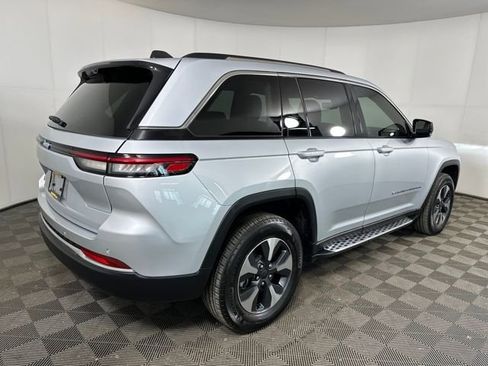 Used 2022 Jeep Grand Cherokee Limited 4xe w/ Luxury Tech Group II image 3