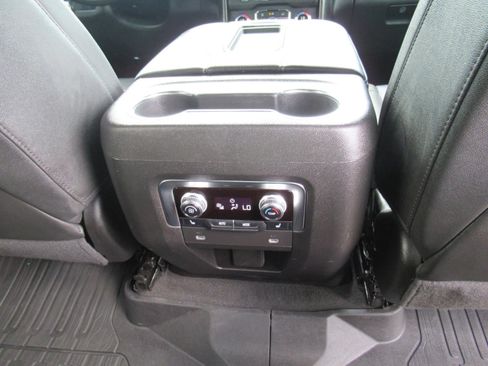 Used 2024 GMC Yukon AT4 w/ Technology Package AWD/4WD image 34