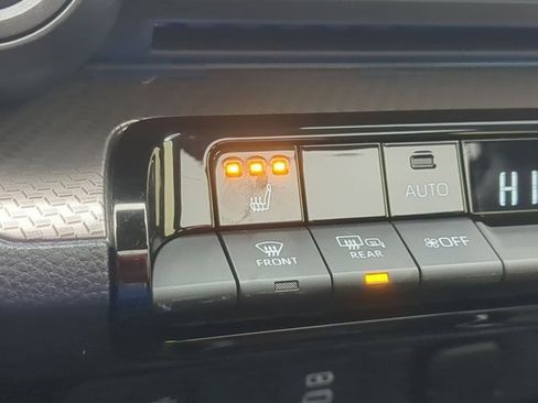 Certified 2024 Toyota Prius XLE image 14