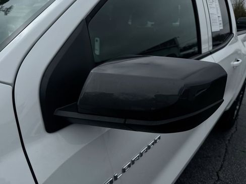 New 2025 Chevrolet Colorado LT RWD image 11