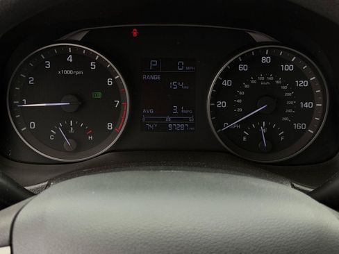 Used 2018 Hyundai Elantra SE w/ SE Connectivity Package 04 FWD image 10