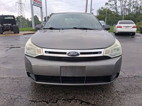Used 2009 Ford Focus SE FWD image 2
