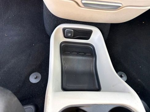Used 2023 Chrysler Voyager LX FWD image 22