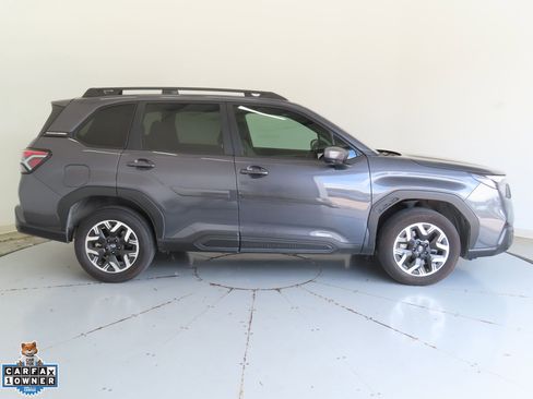 Used 2025 Subaru Forester Premium w/ Convenience Package #1 AWD/4WD image 2