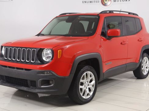 Used 2017 Jeep Renegade Latitude w/ Popular Equipment Group AWD/4WD image 5