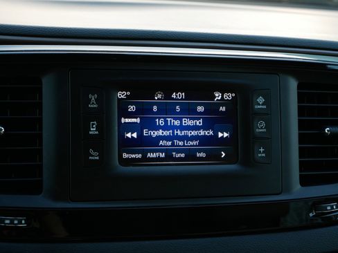 Used 2017 Chrysler Pacifica Touring-L image 23