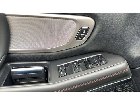 Used 2025 Ford Expedition Active AWD/4WD image 21