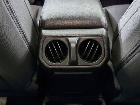 Used 2019 Jeep Wrangler Sport AWD/4WD image 23