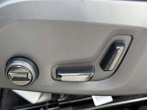 Certified 2023 Volvo XC60 B5 Plus image 18