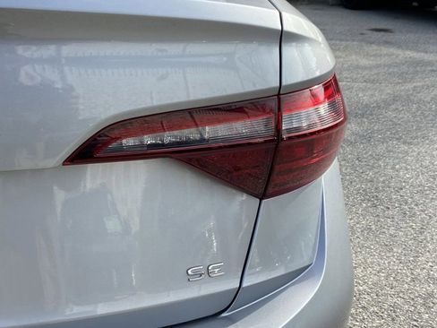 Used 2022 Volkswagen Jetta SE image 33