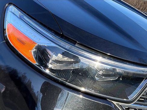 Used 2022 Ford Explorer XLT w/ Equipment Group 202A image 30