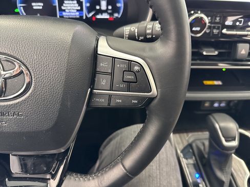 Certified 2025 Toyota Highlander Limited image 22