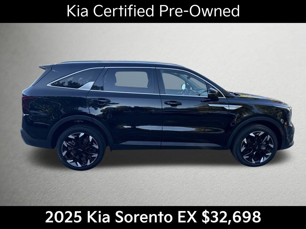 Certified 2025 Kia Sorento EX w/ Panoramic Sunroof Package AWD/4WD image 2