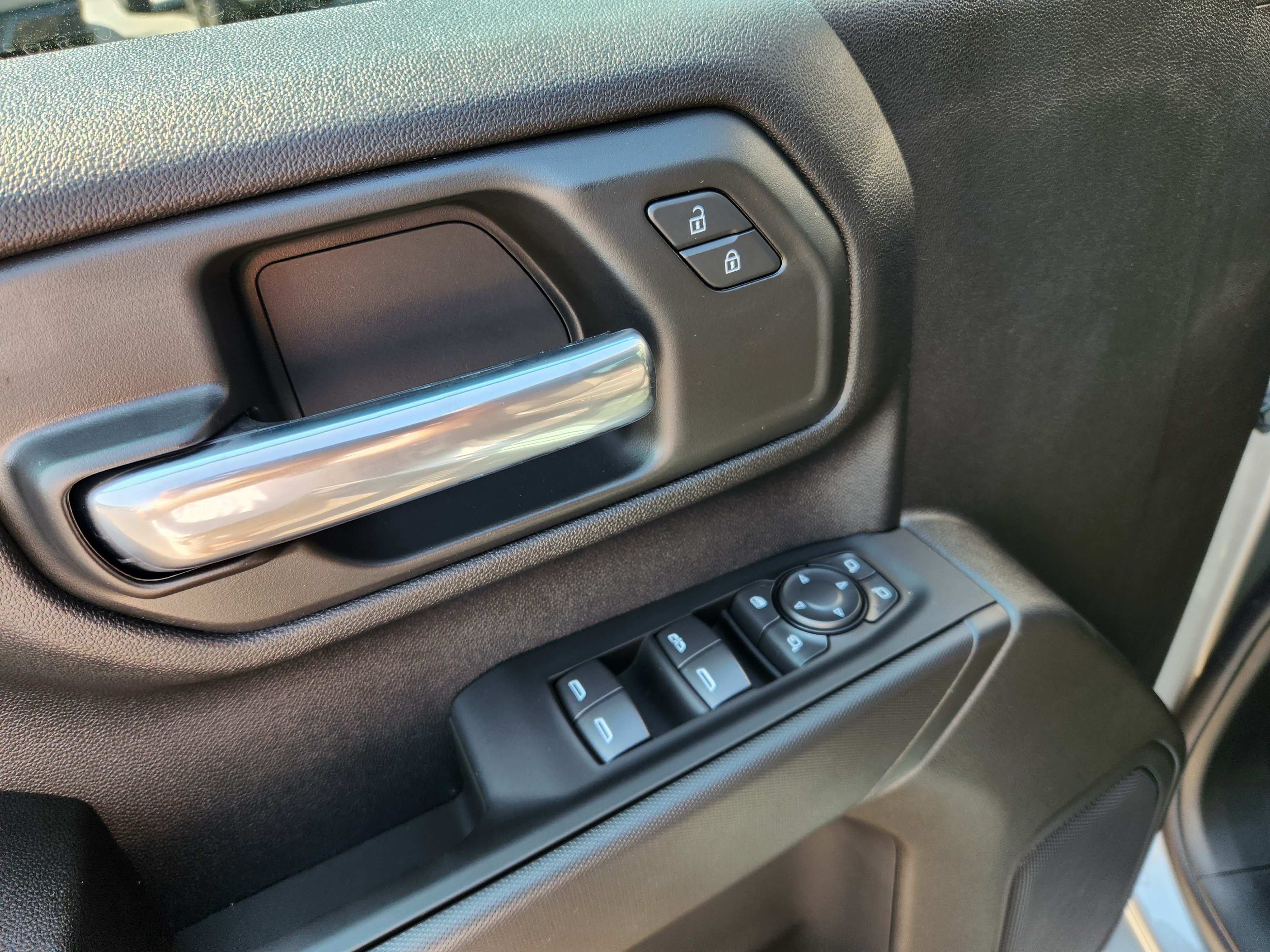 New 2026 Chevrolet Silverado 2500 Custom w/ Custom Value Package AWD/4WD image 9
