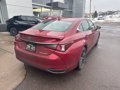 Used 2025 Lexus ES 300h w/ Premium Package image 18