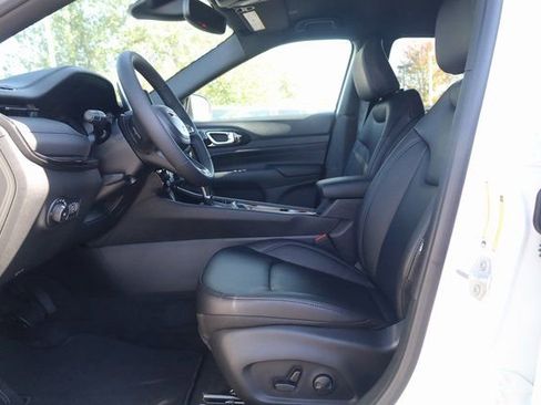 New 2026 Jeep Compass Limited image 12