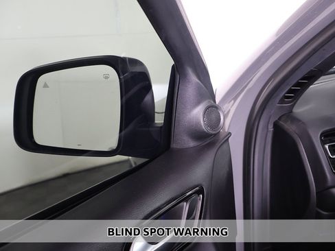 Used 2022 Dodge Durango SXT w/ Blacktop Package image 3