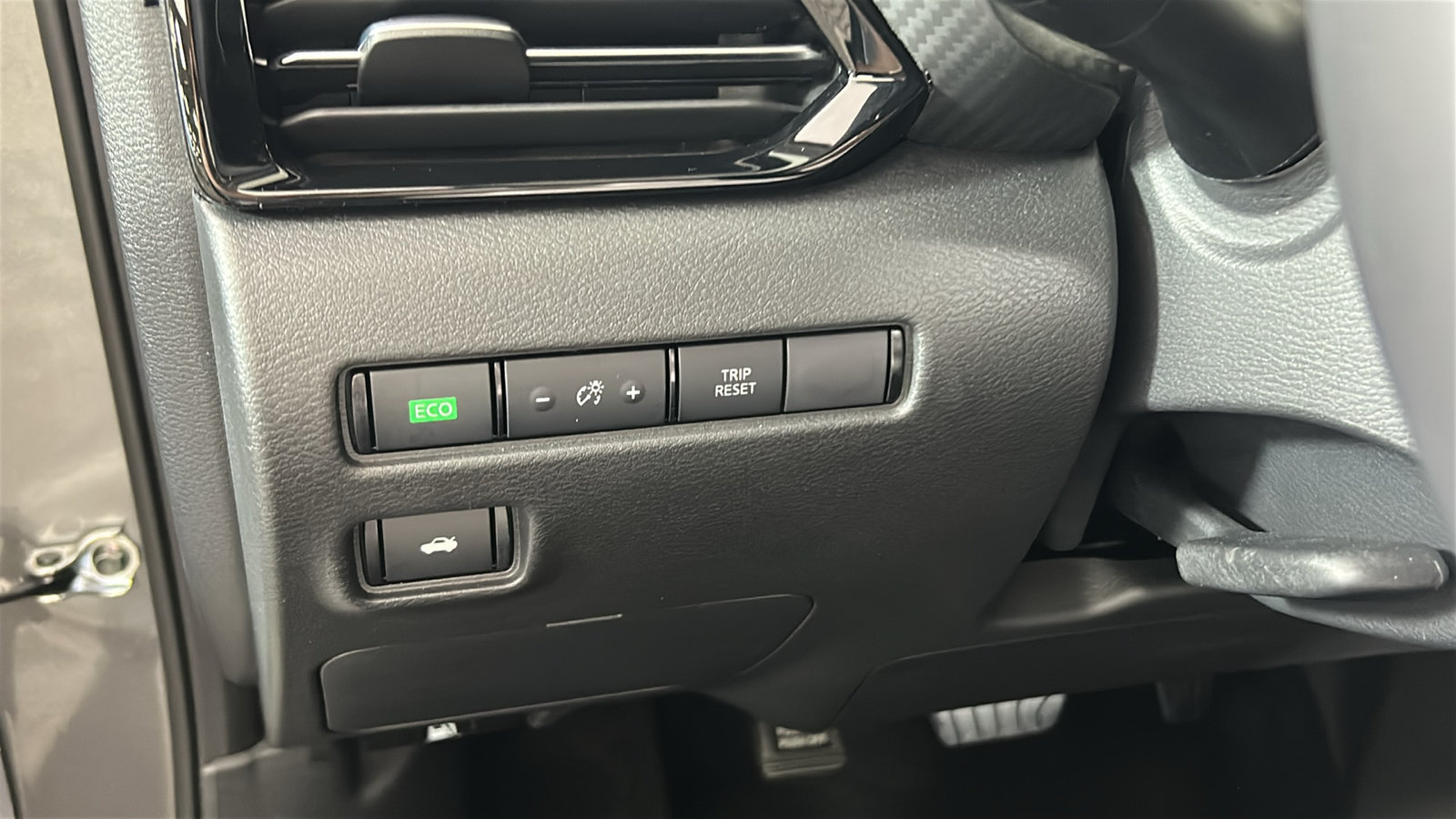 Used 2023 Nissan Sentra SR FWD image 24