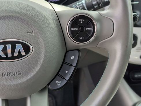 Used 2015 Kia Soul EV FWD image 19
