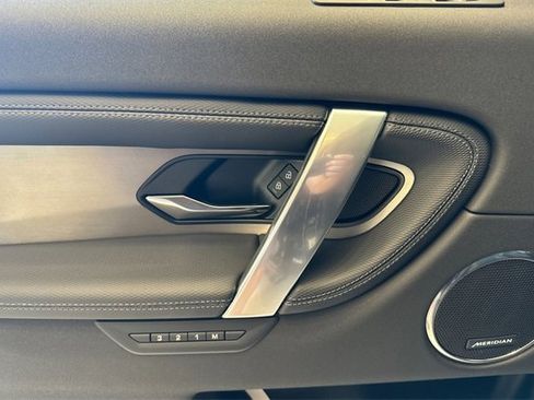 New 2025 Land Rover Discovery Sport Dynamic SE image 10