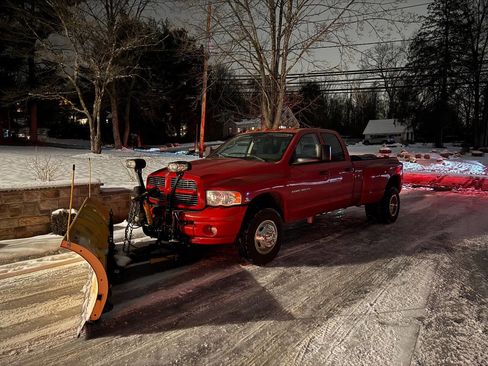 Used 2005 Dodge Ram 3500 Truck SLT w/ Sport Appearance Group image 1