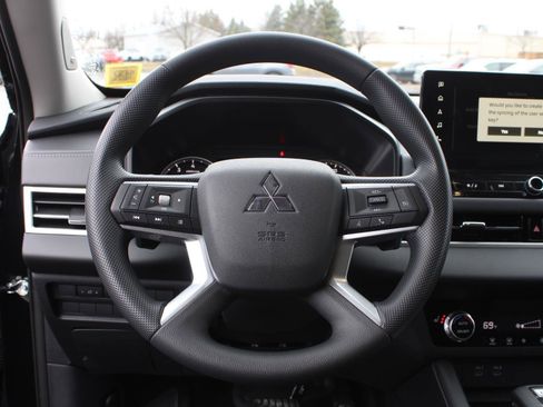 New 2026 Mitsubishi Outlander ES AWD/4WD image 10