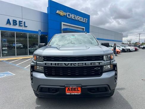 Used 2020 Chevrolet Silverado 1500 Custom w/ Custom Value Package AWD/4WD image 2