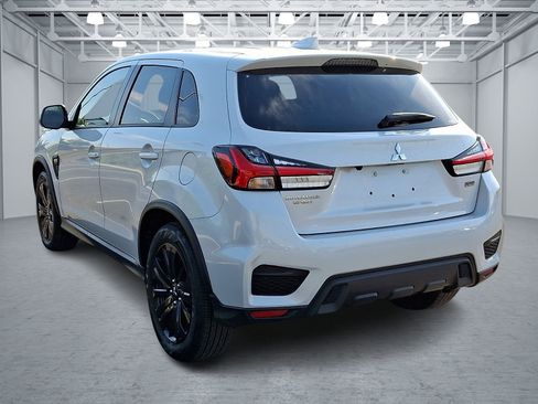 Used 2025 Mitsubishi Outlander Sport LE AWD/4WD image 4