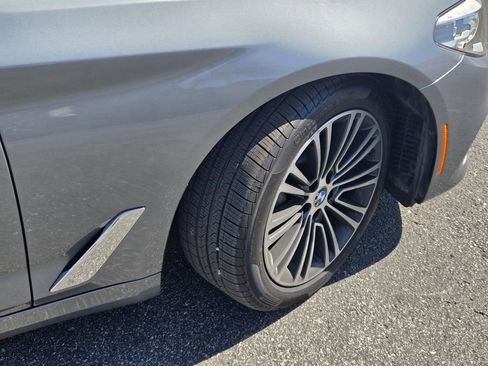 Used 2018 BMW 530i w/ Premium Package image 6
