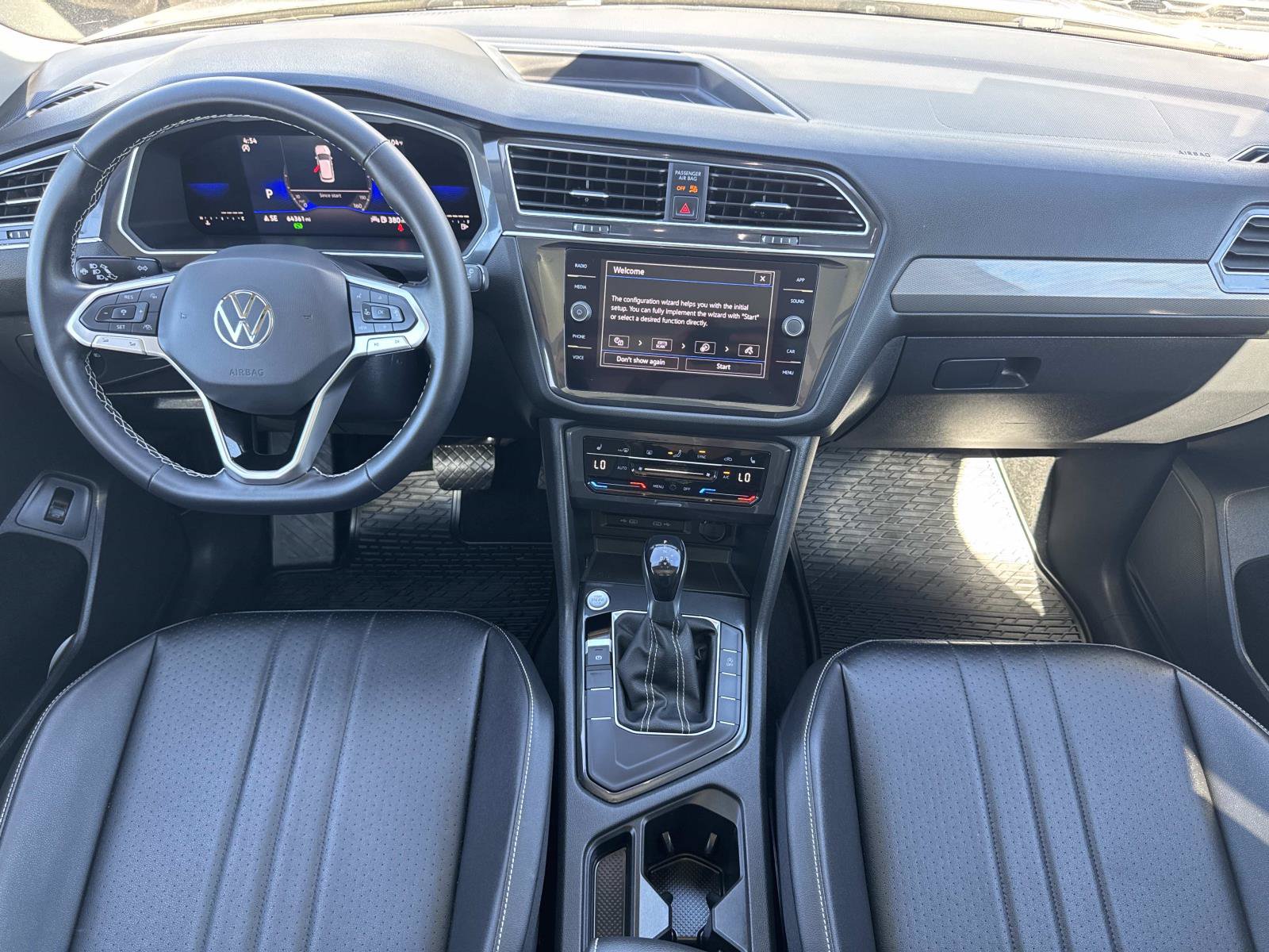 Certified 2022 Volkswagen Tiguan SE w/ Panoramic Sunroof Package FWD image 9